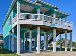 Updated Crystal Beach Retreat with Deck and Fire Pit!