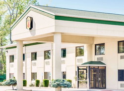 Super 8 by Wyndham Port Clinton