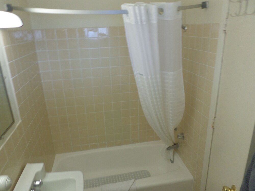 Knights Inn Oswego - thumb 4