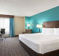 Baymont by Wyndham Evansville East - Accommodation Seattle