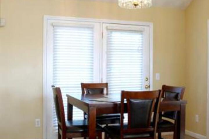 20 Minutes To Downtown Nashville W / Fenced In Yard - thumb 2