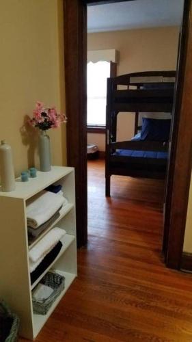 Quaint Apartment In Older East Knoxville - thumb 6
