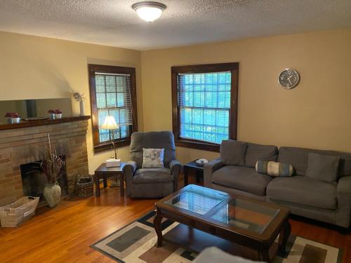 Quaint Apartment In Older East Knoxville - thumb 0