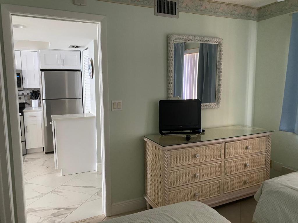 Sea Winds At Marco Island Florida - thumb 4