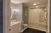 215 Water Street Inn