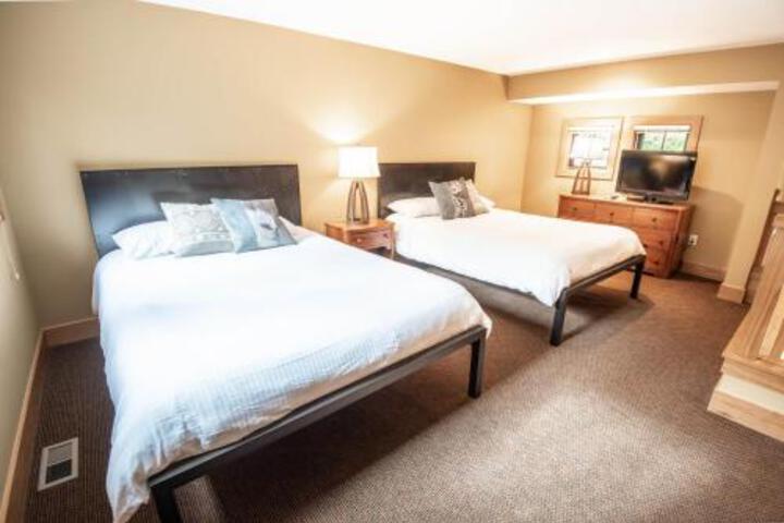 370 Disciples Village Condo - thumb 6