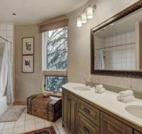 Classically Decorated 3 Bedroom Condo Arrowhead Village Condo - Accommodation Seattle