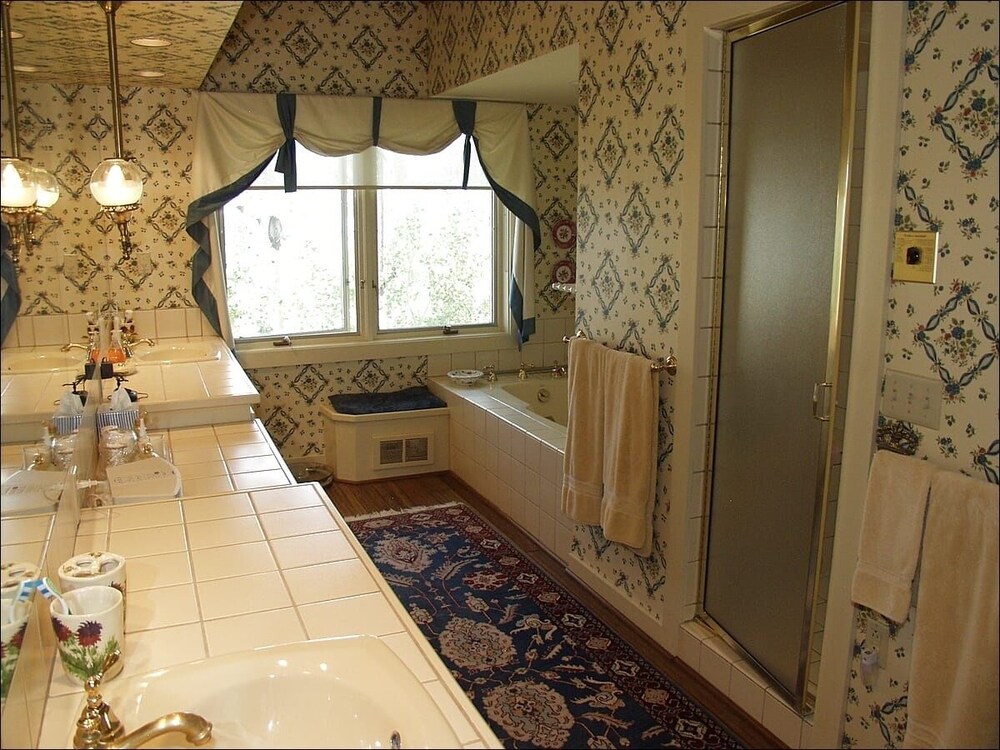 327 Deer Ridge Ln (203145-2295) - 6 Br Home - thumb 3