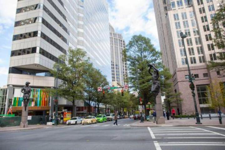 Relaxing 2BR Near All In Uptown Pool + Balcony - thumb 6