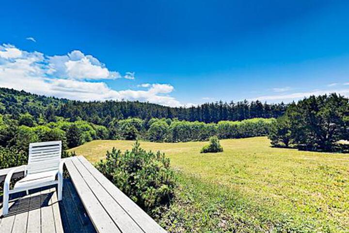 New Listing! Gated Gem: Ocean View Walk To Beach Home - thumb 1