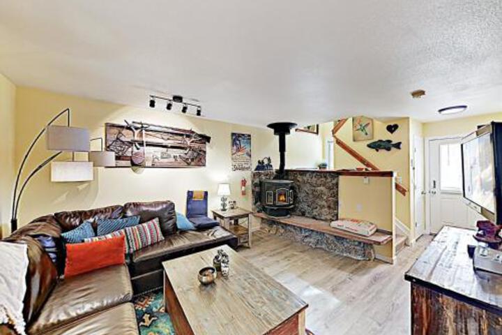 Mountain View Condo Next To Free Shuttle Near Slopes Condo - thumb 0