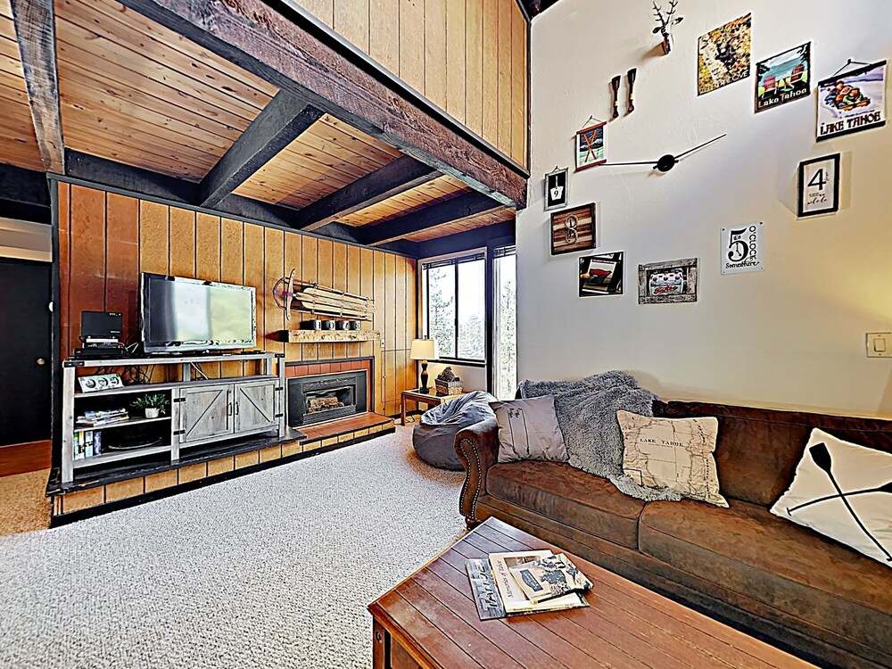 New Listing! Mountain View Townhome W / Hot Tub 4 Bedroom Townhouse - thumb 4