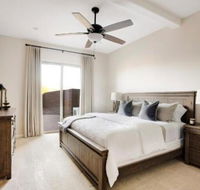 New Listing 8000 Sq. Ft. Estate w / Pool Theater villa - Accommodation Seattle