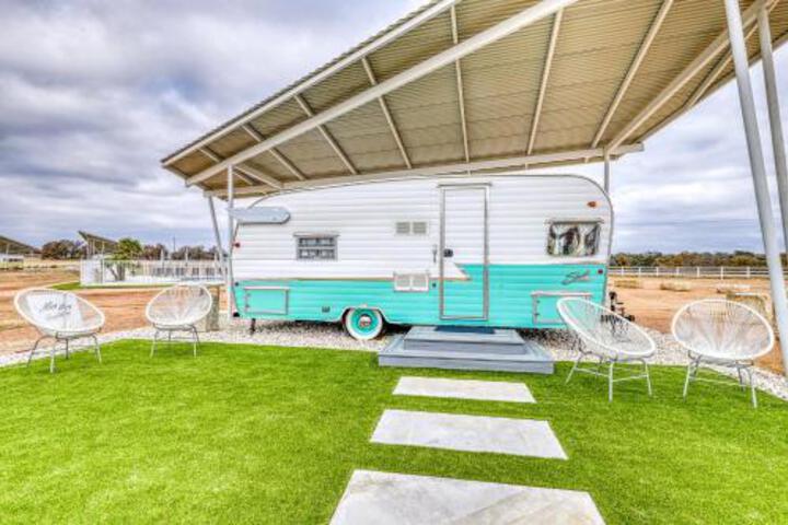 Blue Skies Retro Retreat - thumb 2