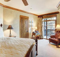 Luxurious 2 Bedroom Condo 50 Feet From The Slopes! condo - Accommodation Seattle