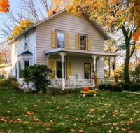 Tranquil DePere Home located in Historic District - Accommodation Seattle