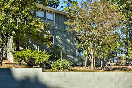 Lakeside Cabin In Hot Springs National Park! - thumb 6