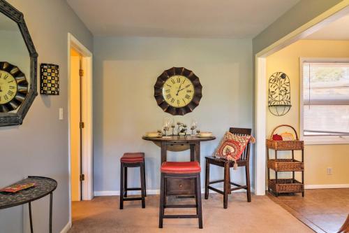 Lakeside Cabin In Hot Springs National Park! - thumb 5