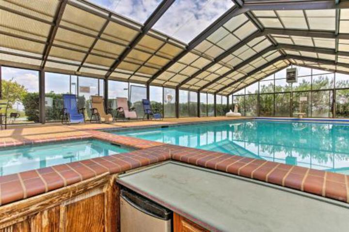 Lavish Denison Mansion On 124 Acres W / Indoor Pool! - thumb 4