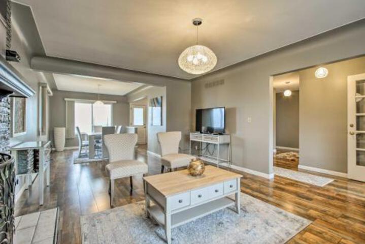 Waterfront Home W / Shared Dock On Lake St. Clair! - thumb 1