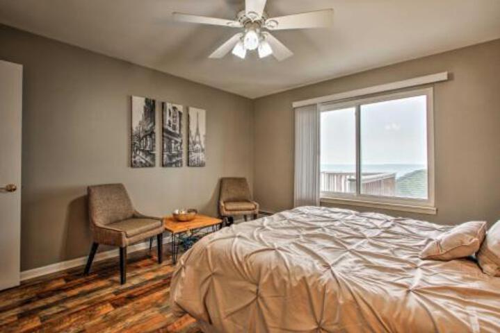 Waterfront Home W / Shared Dock On Lake St. Clair! - thumb 0