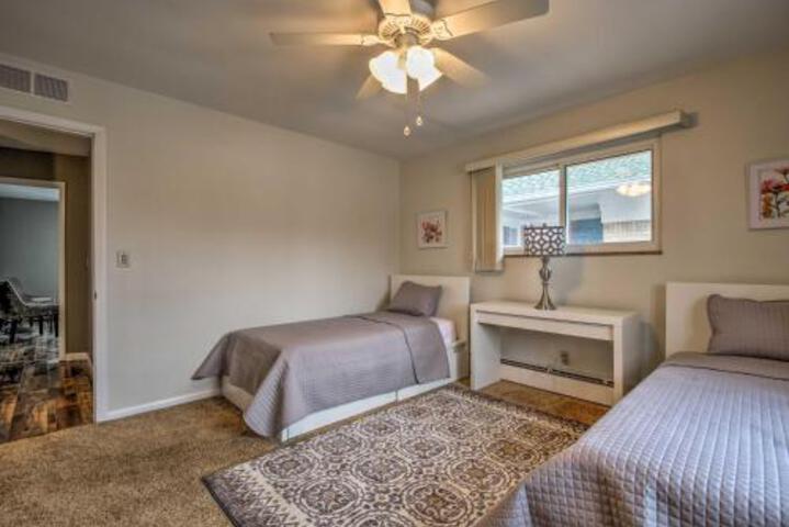 Waterfront Home W / Shared Dock On Lake St. Clair! - thumb 3