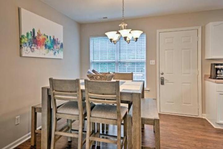 Updated Charlotte Home W / Deck 10 Minutes To UNCC - thumb 4