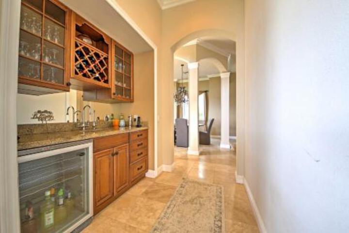 Superb Temecula Estate W / Balconies+Vineyard Views! - thumb 2