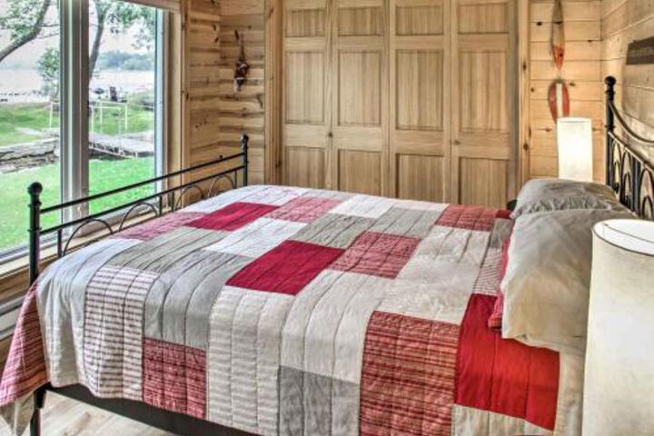 Lakefront Henning Cabin W / Fantastic Lake Views! - thumb 5