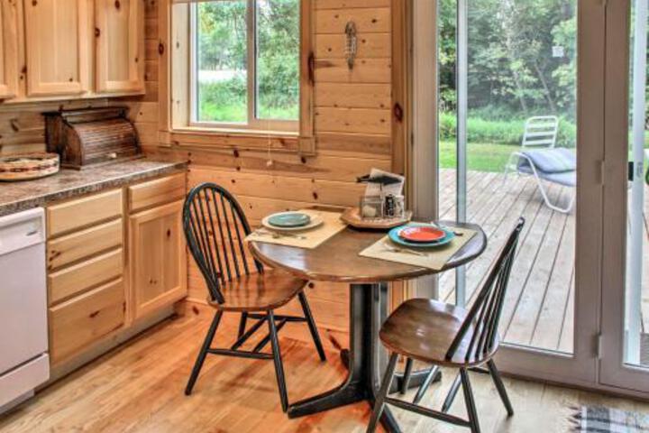 Lakefront Henning Cabin W / Fantastic Lake Views! - thumb 4