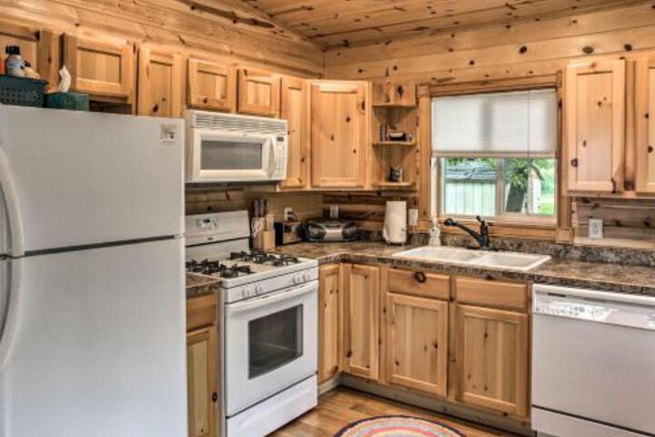 Lakefront Henning Cabin W / Fantastic Lake Views! - thumb 6