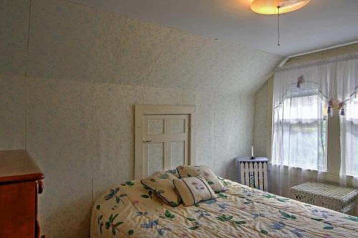 Historic Chester House 10 30 Mins To 5 Mountains! - thumb 3