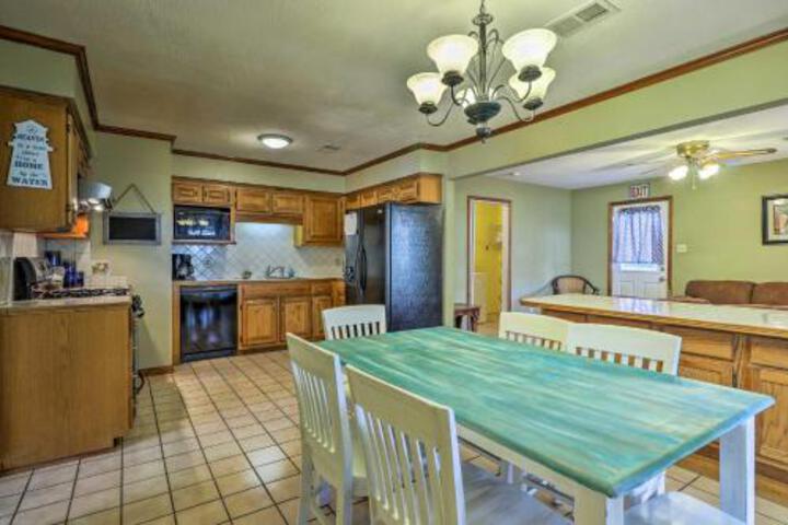 Long Beach Hideaway Walk To Ocean Shops Bars! - thumb 4