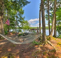 Calm Waterfront Great Pond Cottage with Hot Tub Deck - Accommodation Seattle