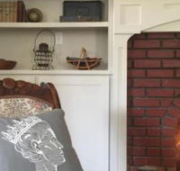 Historic Albion Mountain Cottage on Quiet Street - Accommodation Seattle