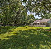 Grand Lake Area Cottage w / Patio Steps from Lake - Accommodation Seattle