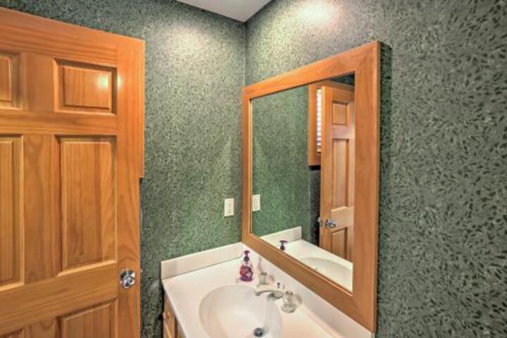 Boyne Falls Townhome W / Forest Views Walk To Lifts! - thumb 5