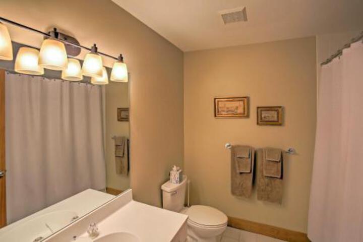 Boyne Falls Townhome W / Forest Views Walk To Lifts! - thumb 0