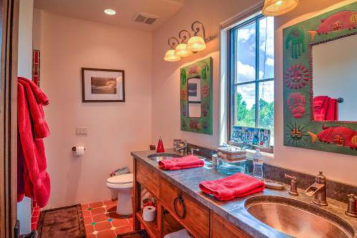 Luxury Santa Fe â€˜Blame Her Ranchâ€™ W / Pool & Hot Tub - thumb 3