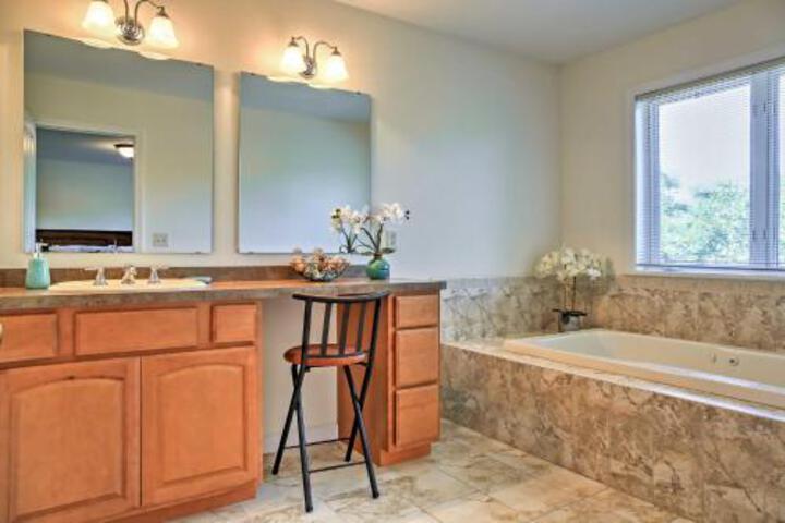 Lake George Townhome W / Water View Patio & Grill! - thumb 0