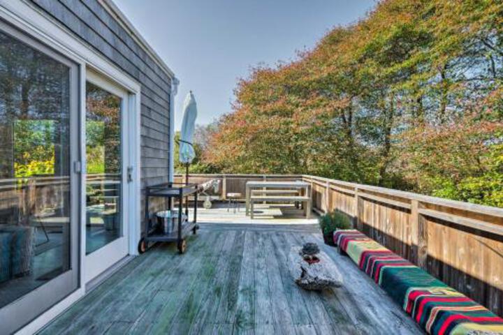 Upscale Montauk Villa W / Hot Tub Near Beach & Parks - thumb 1