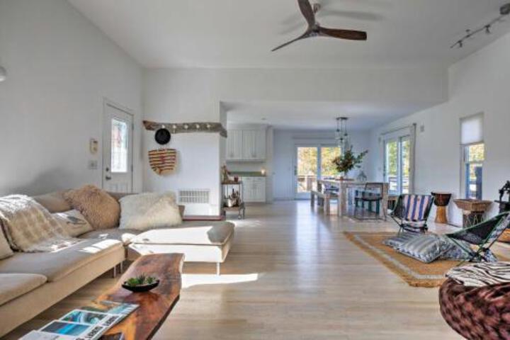 Upscale Montauk Villa W / Hot Tub Near Beach & Parks - thumb 5