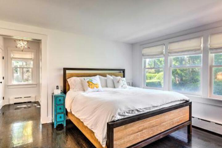 Southampton Home W / Pool & Deck 5 Minutes To Beach - thumb 6