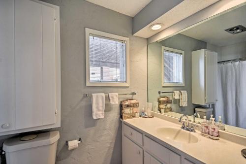 Lubbock Townhome With Grill 5 Mins To TTU & Downtown - thumb 2