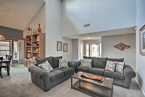 Lubbock Townhome With Grill 5 Mins To TTU & Downtown - thumb 4