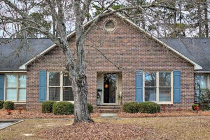 Cozy Greenwood Condo W / Patio 2 Mi To Downtown! - thumb 3