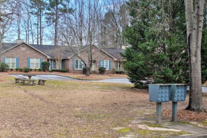 Cozy Greenwood Condo W / Patio 2 Mi To Downtown! - thumb 4