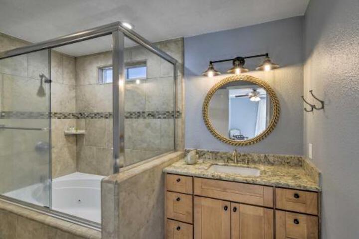 Central Sacramento Home W / Pool Mins To Downtown! - thumb 1