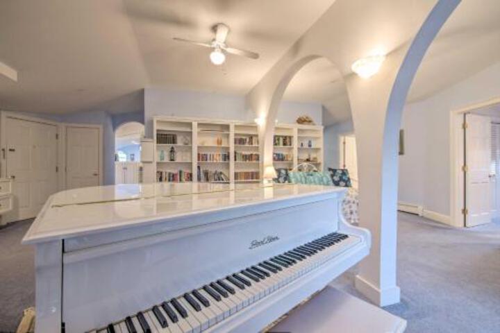 Spacious Lincolnville Penthouse Walk To Beach! - thumb 0