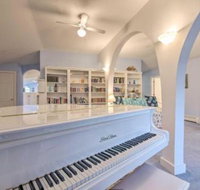 Spacious Lincolnville Penthouse Walk to Beach! - Accommodation Seattle